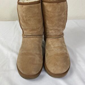 UGG Classic short beige 7 sherpa suede boots flat